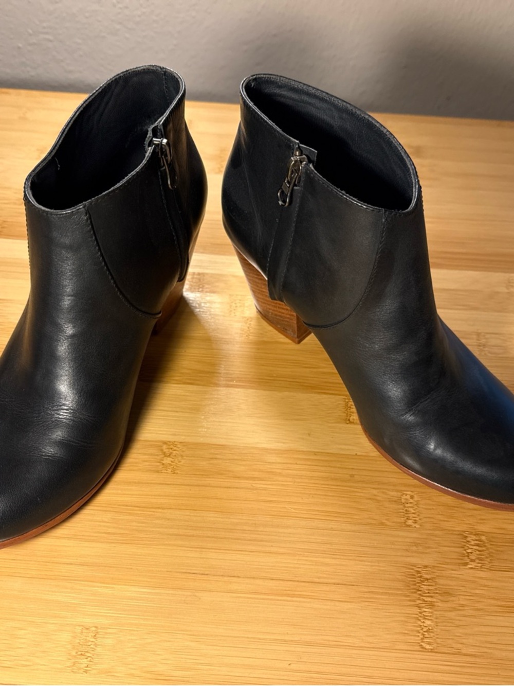 FORTRESS OF INCA Black Leather Ankle Booties with Stacked Heel